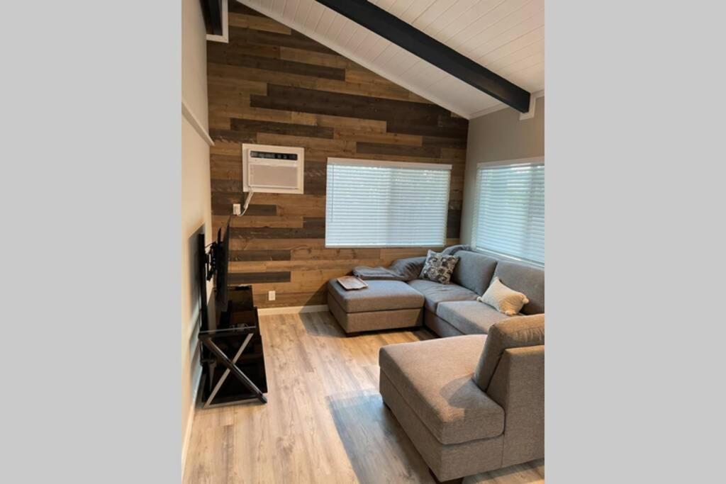 Spacious 2 Bedroom Beach House With King Suite Waianae Экстерьер фото
