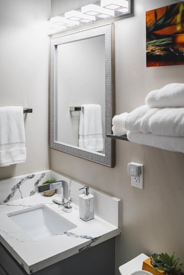 Spacious 2 Bedroom Beach House With King Suite Waianae Экстерьер фото